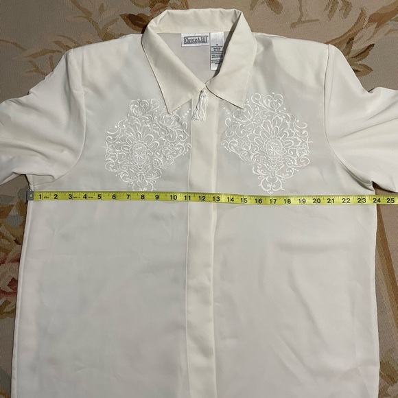 Vintage embroidered tassel front, off white blouse, size 18 by Christie and Jill - Picture 6 of 10
